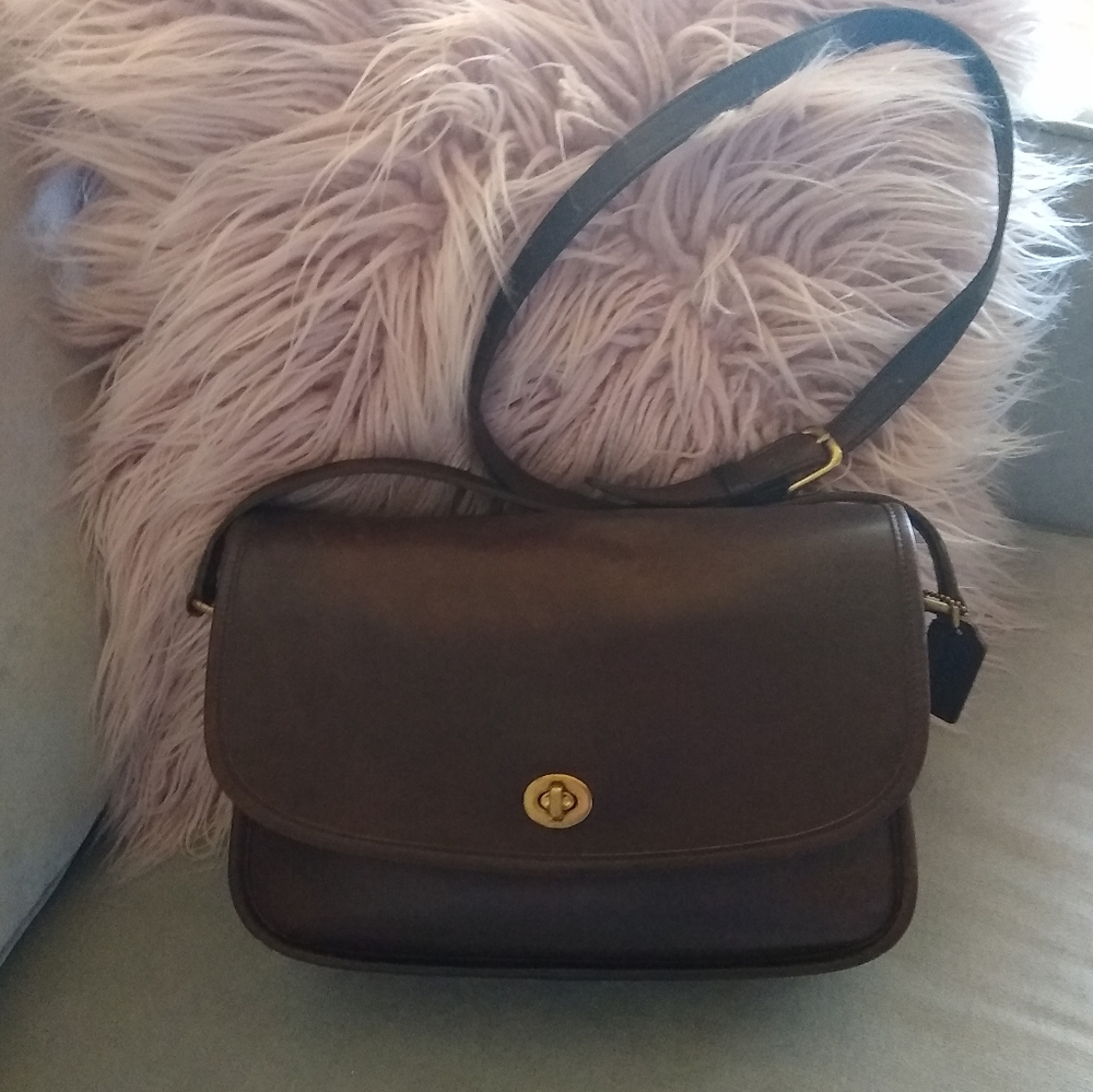 Vintage Coach City flap distressed leather purse